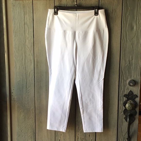 Chico's Pants - NWOT Chico’s Zenergy White Leggings